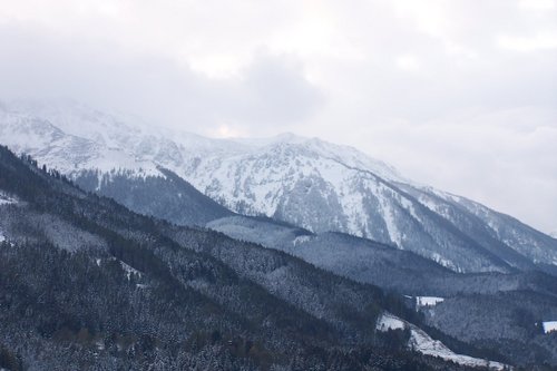 auf der runterfahrt-österreich